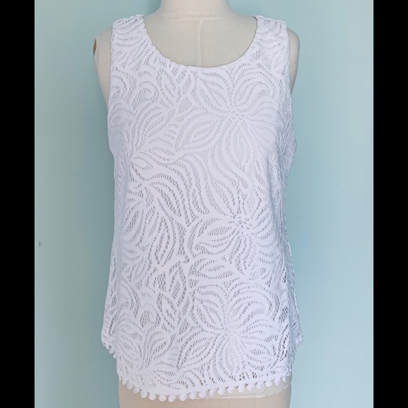 Lilly Pulitzer Tops - Lilly Pulitzer Maybelle Top Resort White Large NWT
